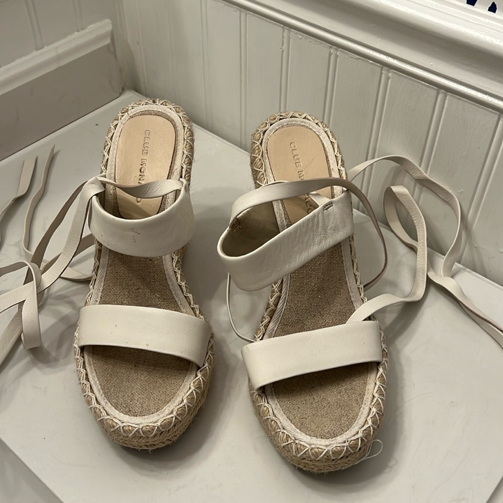 Club Monaco Espadrille Wedge Size 39B - so comfortable!